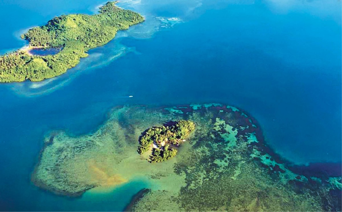 Dinisonan Island 1