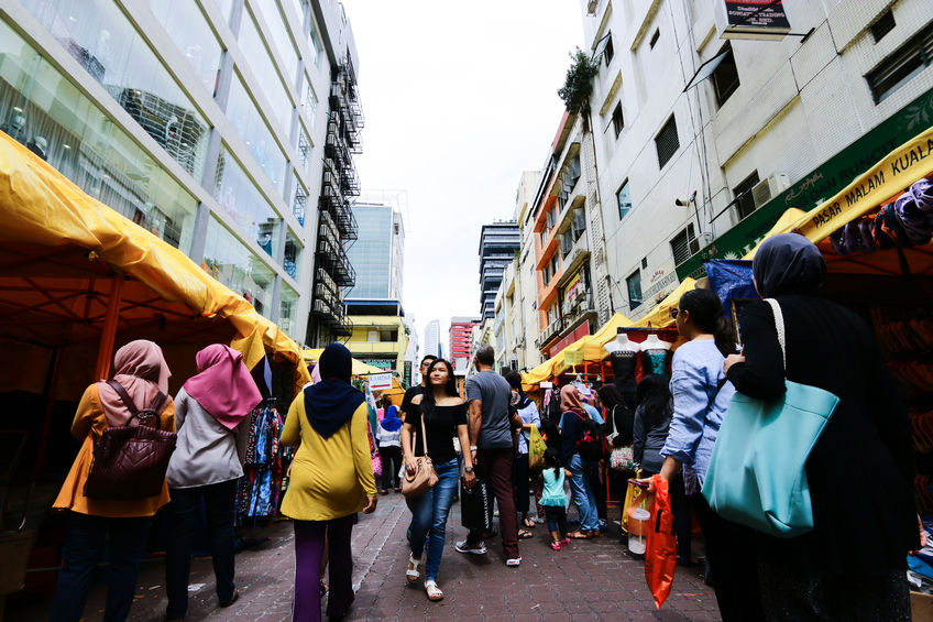Khalid said that if the situation was good after the road closure, DBKL was ready to allow bazaar traders who had applied for business licences to operate in the area, during the Ramadan period. (123RF)