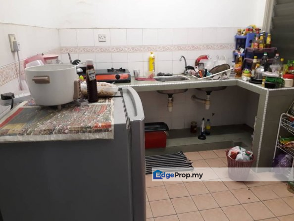 Subang Usj 3D 20x70sf 4Rooms Partly Furnished Gate, Selangor, Subang Jaya