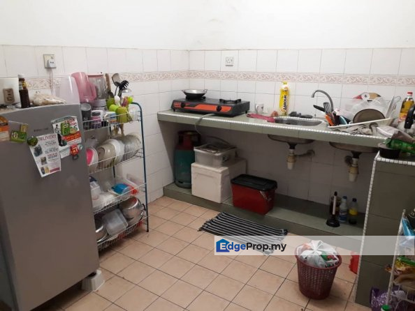 Subang Usj 3D 20x70sf 4Rooms Partly Furnished Gate, Selangor, Subang Jaya