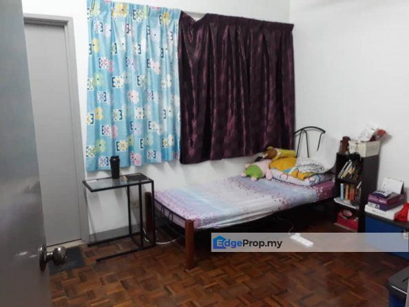 Subang Usj 3D 20x70sf 4Rooms Partly Furnished Gate, Selangor, Subang Jaya