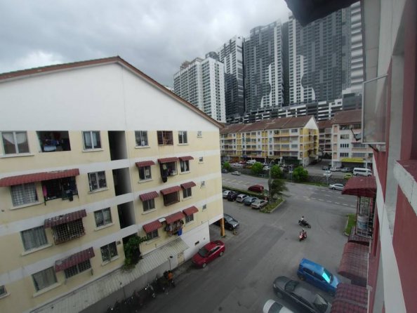 Taman Impian Indah Apartment 1062sft 4b2br Impian For Sale