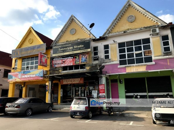 1st Floor Taman Universiti Parit Raja For Rental At Rm 750 By