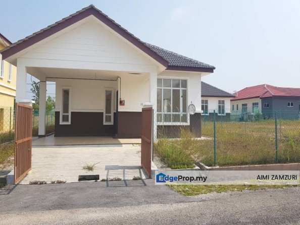 Cantik Fully Tiles Banglo Setingkat Mahkota Hills For Sale
