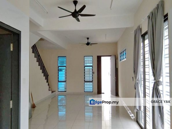 Glenmarie Heights 2 Storey Terrace House Corner